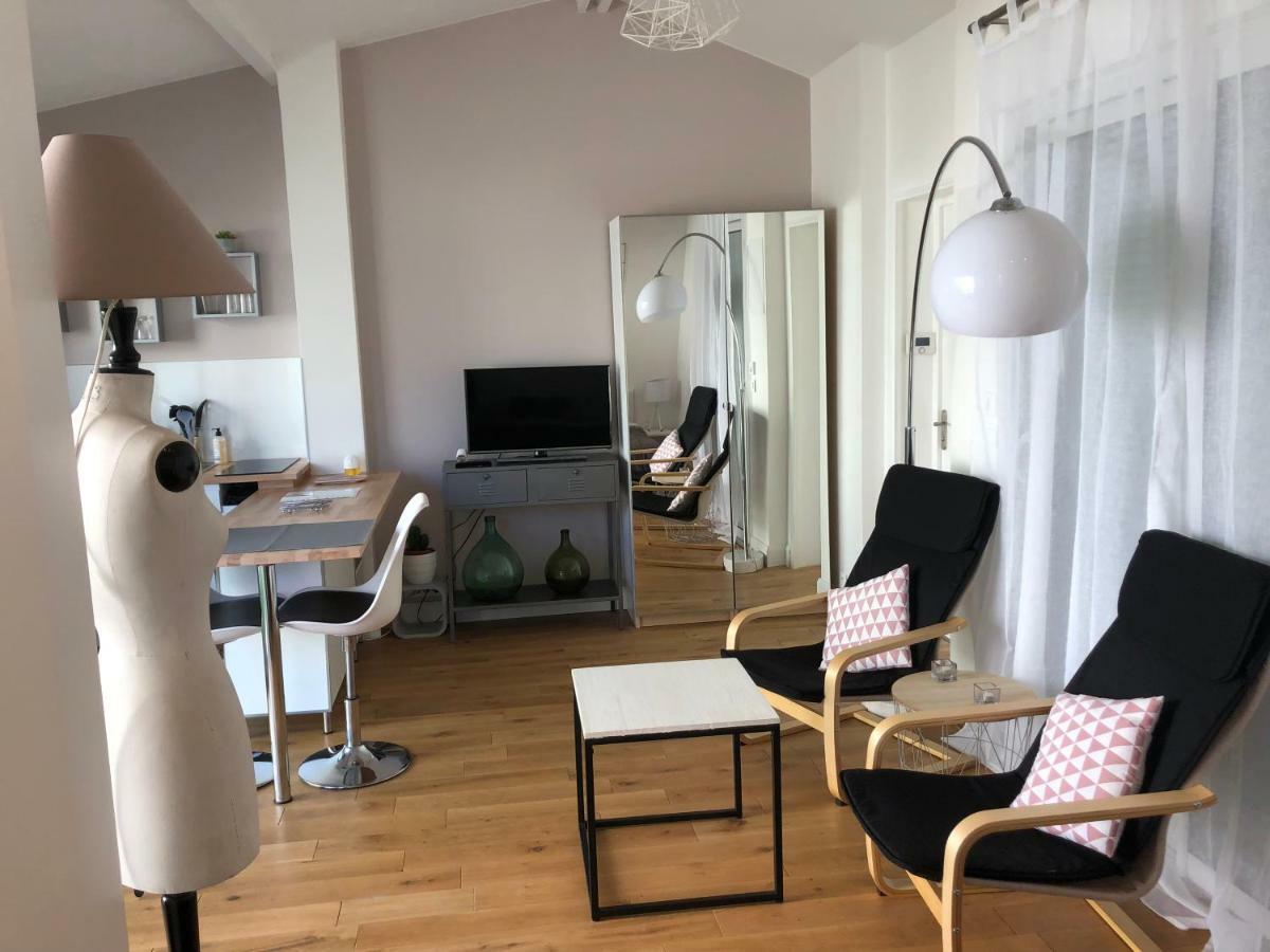 Appartement Maisonnette Avec Jardin *